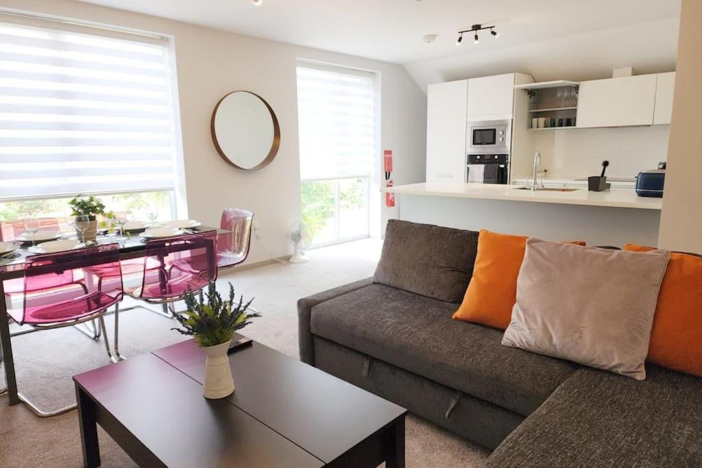 Horizon House, Modern 2-Bedroom Flat 2, Parking, Netflix, Oxford Exterior photo
